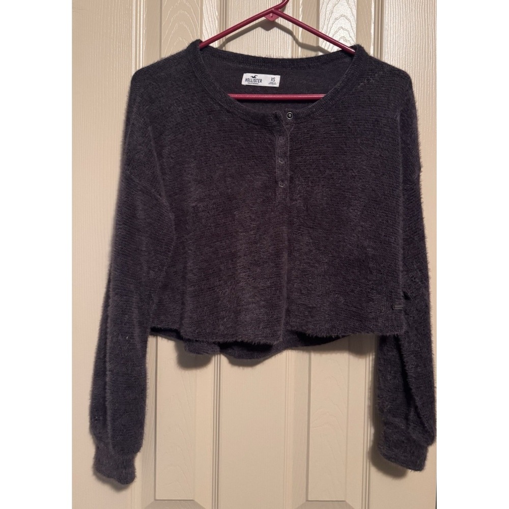 Hollister Womens XS Fuzzy Henley Cropped Sweater Dark Grey Long Sleeve 339L3153